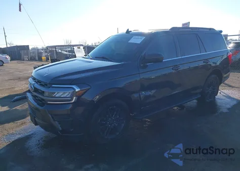 2024 Ford Expedition Xlt z USA, uszkodzony, nr VIN 1FMJU1J87REA40087